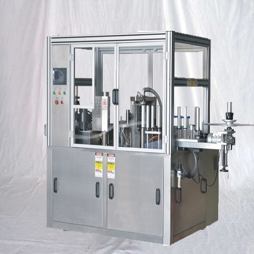 Apdorotų plastikinių stiklinių butelių karšto lydalo klijų etikečių klijavimo mašina