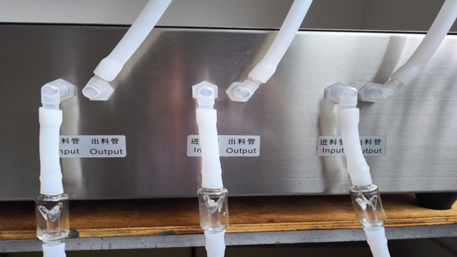 Three heads magnetic pupm filling machine semi automatic liquid lotion oil filler equipment USA supply power machinery