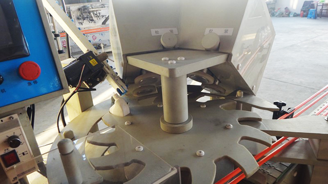 turning plate for capping.jpg