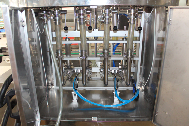 FILLING MACHINE 4 heads (2).JPG