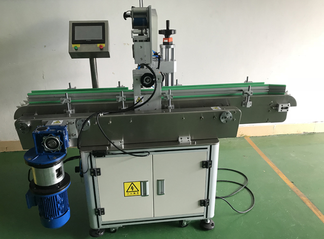 labelling lipstick machine customized.jpg