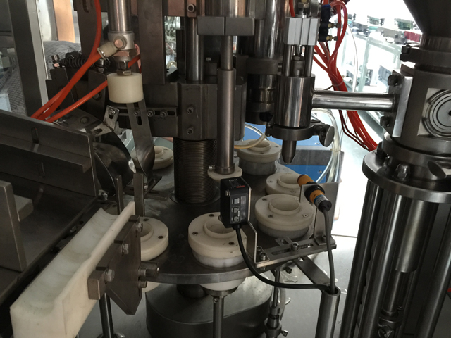 filling sealing machine TUBES Filler sealing machinery automatic.jpg
