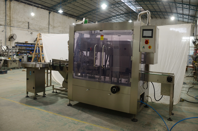 vacuum capper equipment automatic.jpg