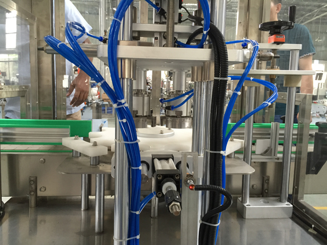 BACK SIDE for main body of vacuum capping machines.jpg