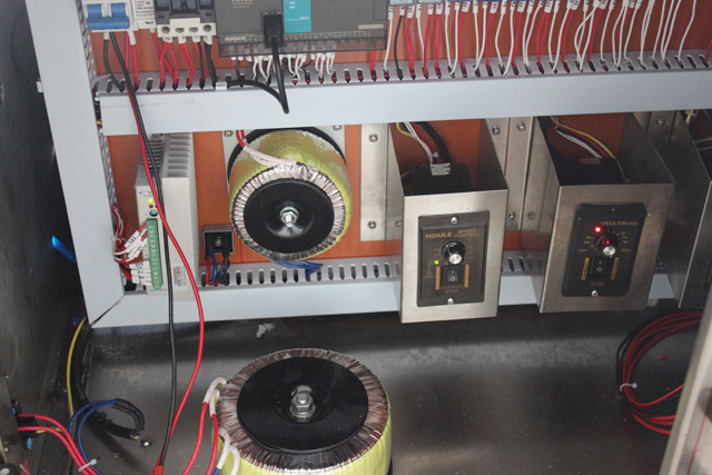 internal machine electronic.jpg