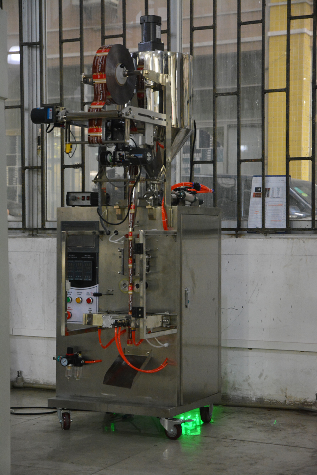 Filling mixing packing equipment.jpg