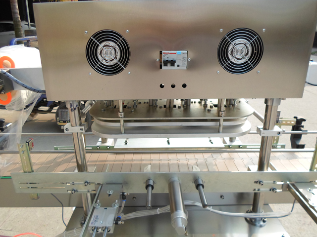 AUTOMATIC aluminum foil sealing machine.jpg
