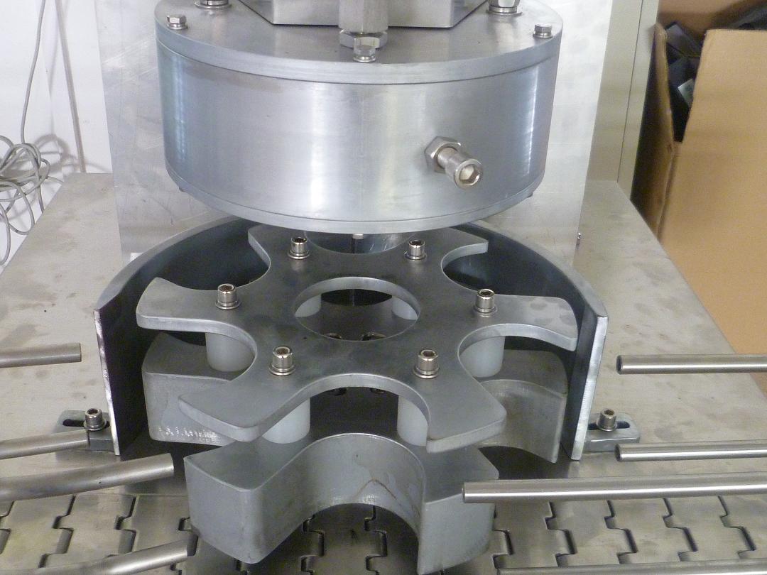 rotary vacuum capper machinery vacuum capping machine rotary head.JPG