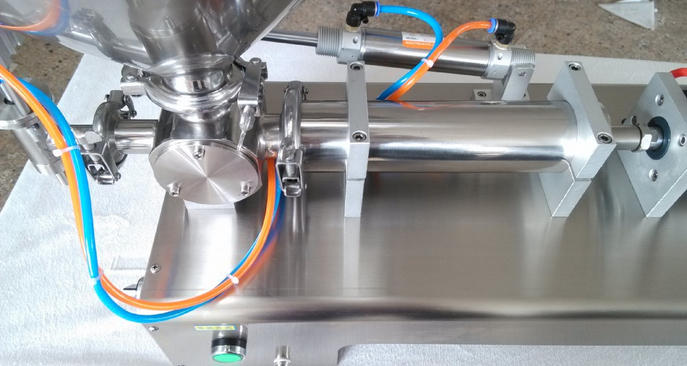 liquid filler machinery.jpg
