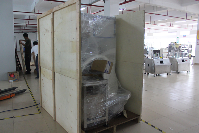 wooden case packing for horizontal labeling (1).JPG