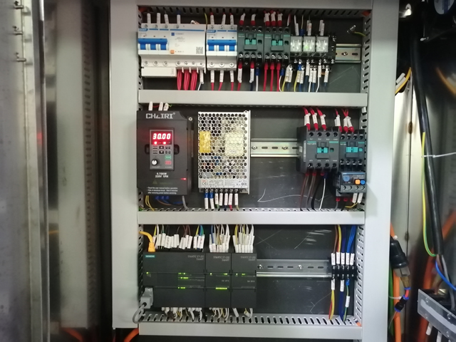 12 heads filling machine with mixing heater (2).jpg