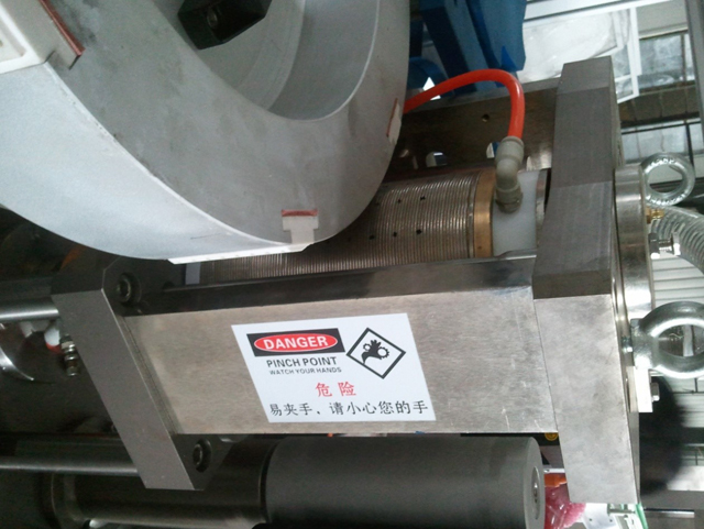 labels cutting system.jpg