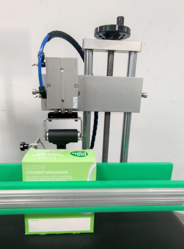 details of sticker labeller.jpg