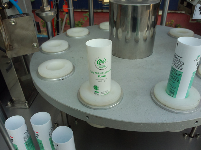tubes filler sealer for cream.jpg