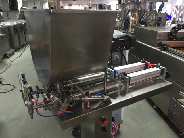 vertical filling machine nozzles.JPG