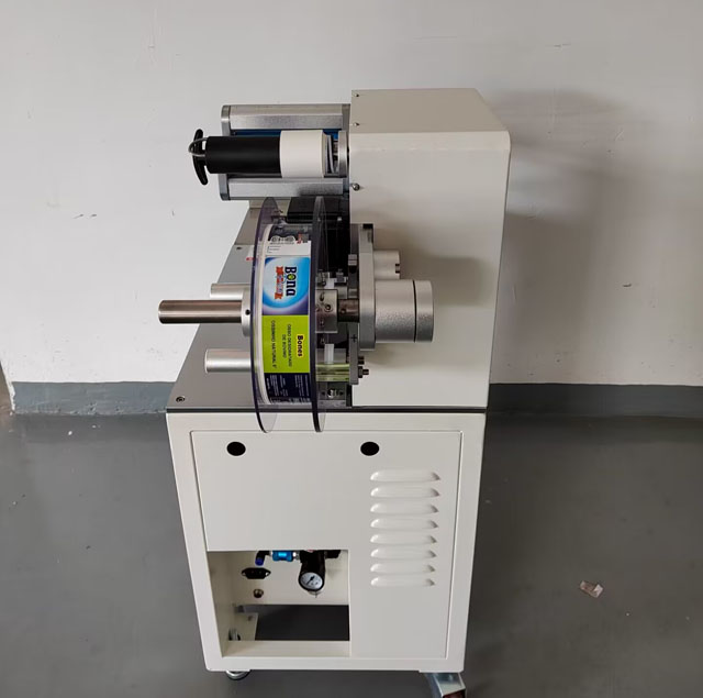 dog food packing labeler (4).jpg