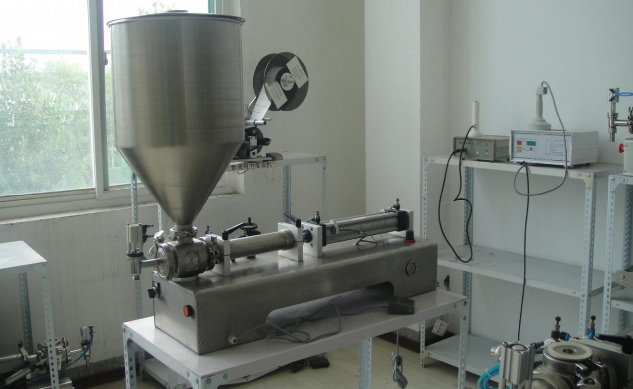 liquid paste filling machine with vertical hopper SINGLE HEAD WITH HOPPER FILLING MACHINE.jpg