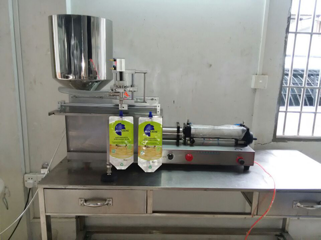 Spout bags filling machine (4).jpg