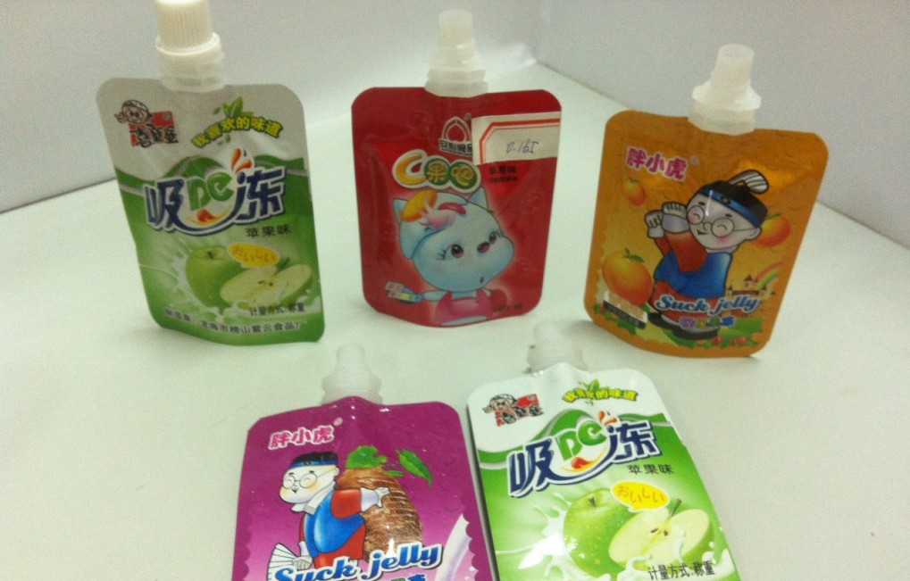 single head spout bags filling with hopper .jpg