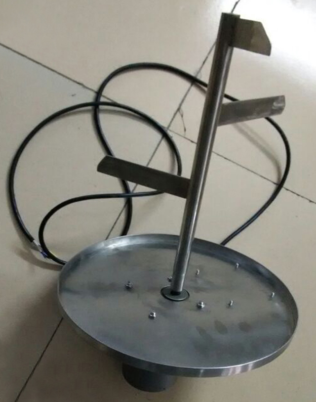 hopper with mixer.jpg