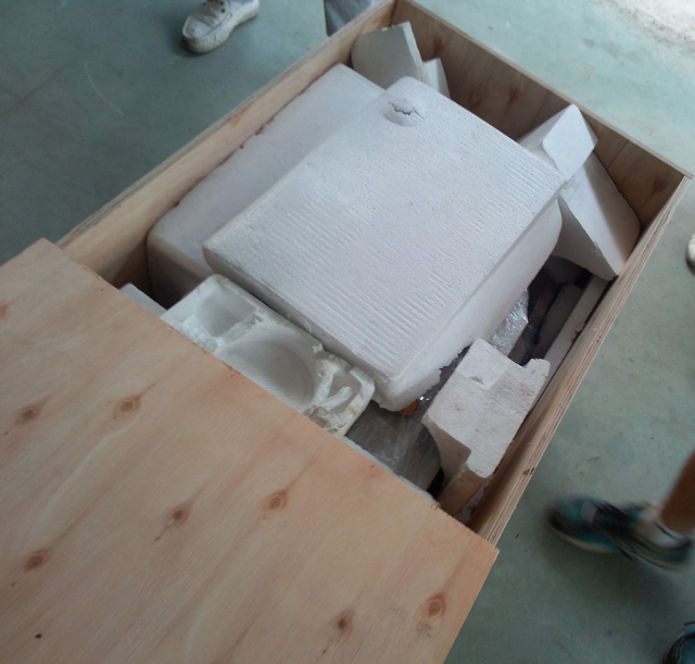 wooden case packaging before ocean shipping packaging for labeling machine.jpg