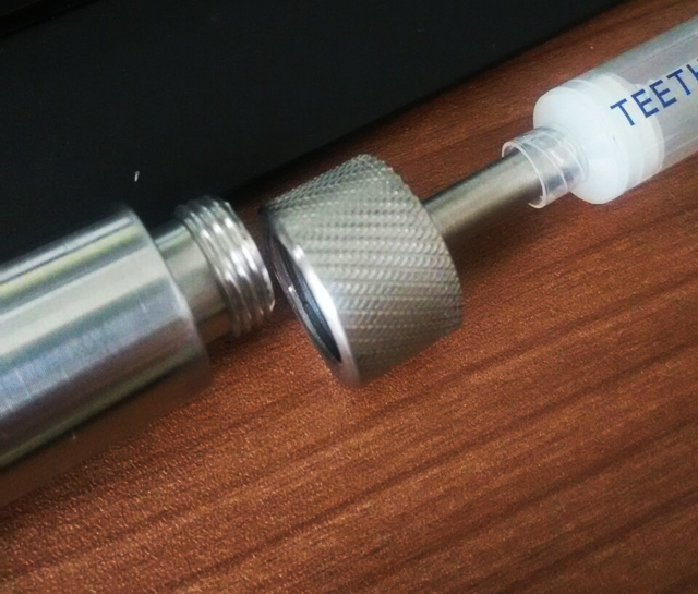 fitting to syringe head.jpg