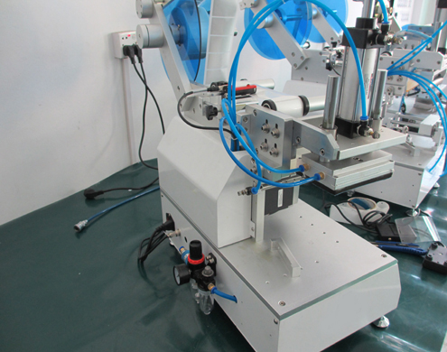 flat bottle labeling machinery from VKPAK.JPG