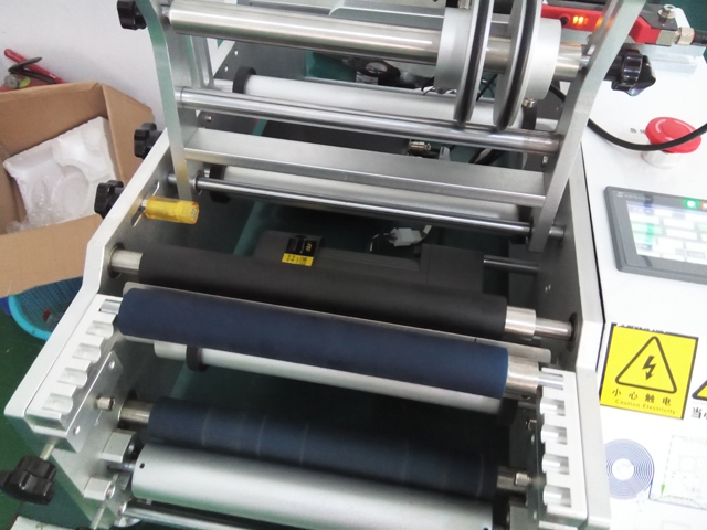LABELING MACHINE SEMI AUTOMATIC for injection needle.jpg