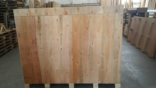 carton sealer in wooden case.jpg